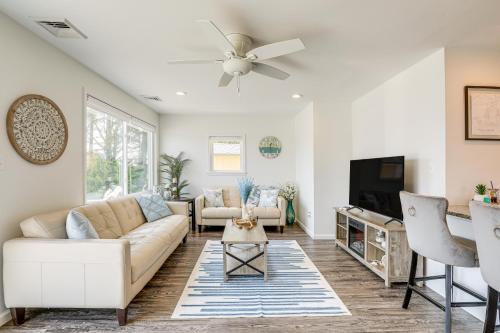 Little Egg Harbor Township Retreat with Private Dock in Little Egg Harbor Township, USA