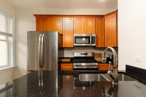 Wicker Park 2BR Modern Apartment DV3 in Wicker Park