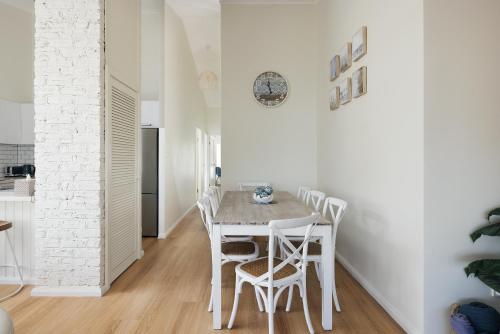 Facilities, Fore Dek 4 in Port Stephens