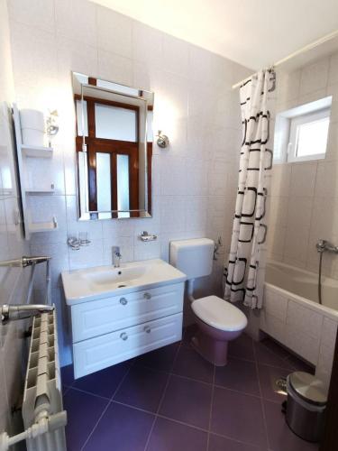 Two-Bedroom Apartment with Terrace image 9
