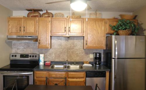 Aspen West Studio 3 - On Main St - Cozy in Red River, USA
