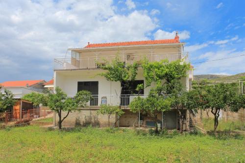 Apartments with parking space Trogir - 23205, Trogir