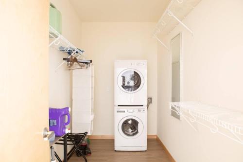 Flexhome Walkers Point Studio T2 with Gym and Balcony in Milwaukee, USA