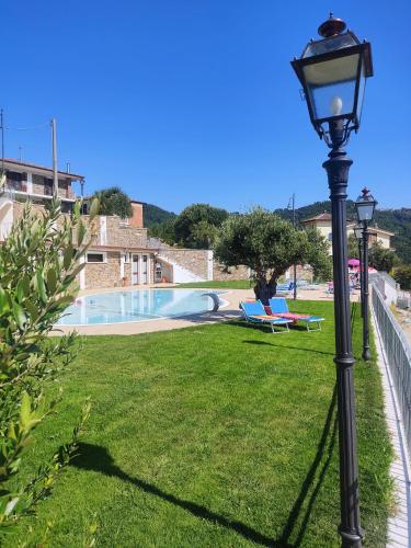 Басейн, Maison Cilento in Perito