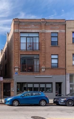 Ukrainian Village 2BR Modern Apartment D2, Chicago