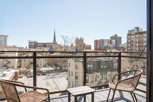Flexhome East Side 1BR NO1 with BalconyPoolGym in Milwaukee, USA