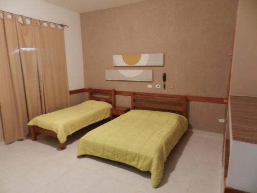 3 twin beds