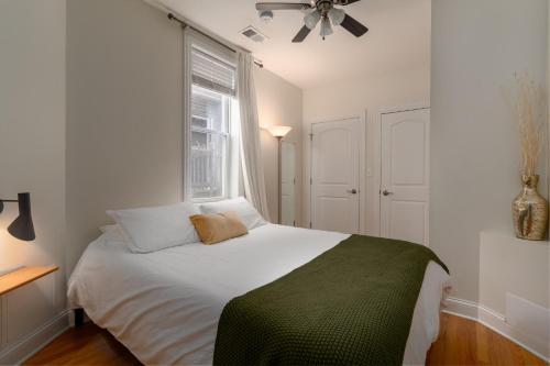 East Village 2BR Modern Apartment H1 in Wicker Park