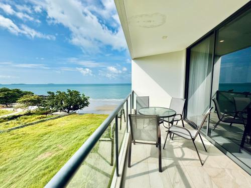 Escape Condominiums Beachfront Suites - Mae Phim - 전망