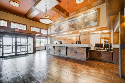 ทัศนียภาพภายนอกโรงแรม, ฮอลิเดย์ อินน์ เวสต์ เยลโลว์สโตน บาย IHG (Holiday Inn West Yellowstone By IHG) in เวสส์ เยลโลว์สโตน (MT)