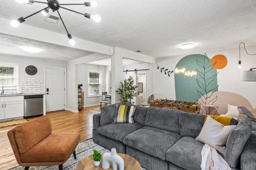 Secluded 2 Bedroom and King Loft 10 Min to Airport in Atlanta, USA