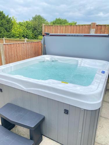 Whittonlodge sleeps28 Hottub pool table