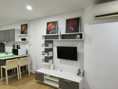 7 Floor - Mountain view Studio room at OZC near Kata beach, Kata pláž (fotografie 2)