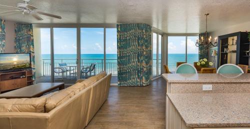 Surf Racquet Corner Unit Best Views in Building ~ SR701 thumb 4