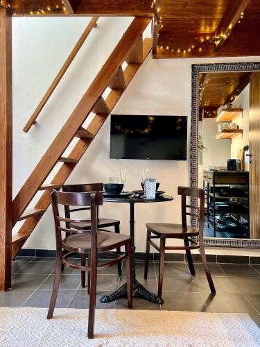 WOW MiniLoft, near Wenceslas Square, city centre, fast wifi, Prague (photo 7)