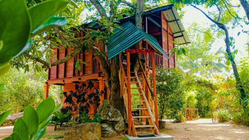 Sigiri Sky Home & TreeHouse