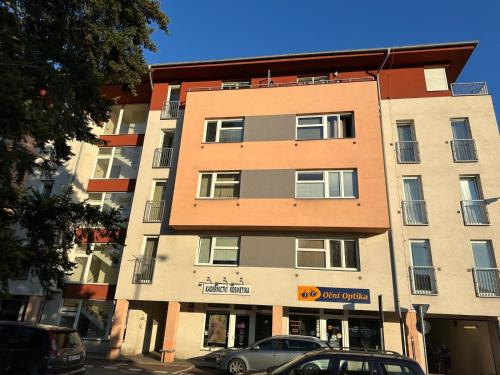 Small flat, great location in Prague 16