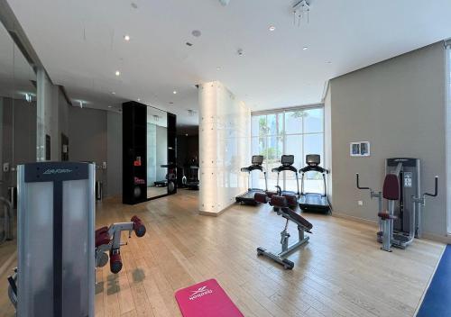 Burj Khalifa Canal View Fully Furnished Studio At Damac Prive - Fitness center