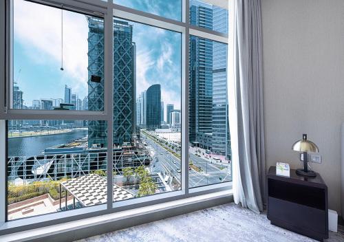 Burj Khalifa Canal View Fully Furnished Studio At Damac Prive - View