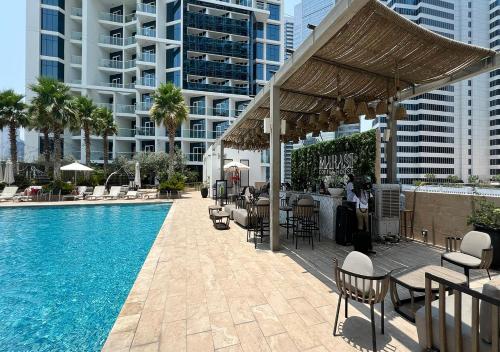 Burj Khalifa Canal View Fully Furnished Studio At Damac Prive - Facilities