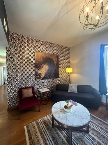 Spacious 2BR unit near BJ Hospital in Tower Grove, USA