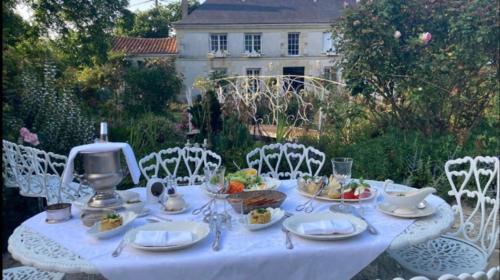 Dārzs, Chambre de charme dans un jardin de 1500m2 in Nueil-sur-Layon