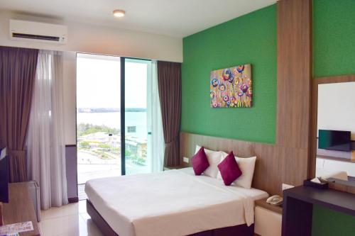 room detail thumbnail 0