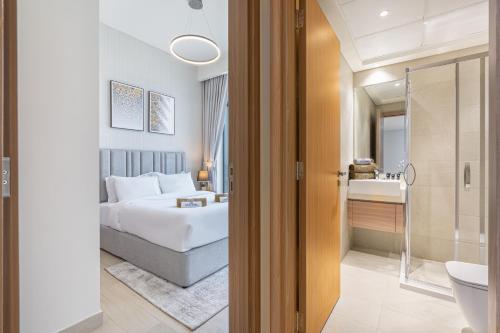 Charming 2BR Home with Elegant Interior, Dubai (photo 10)