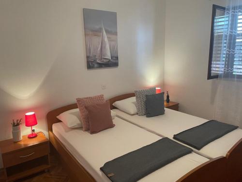 Apartments by the sea Zavalatica Korcula - 185 - image 2