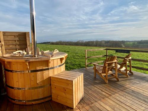 L'enclave Insolite - Cabanes avec Piscine et Bains Nordiques in Livron