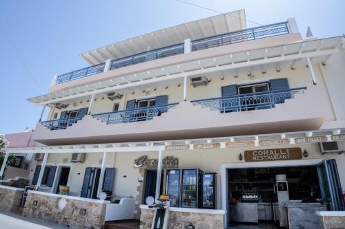 Coralli Rooms & Restaurant in 埃拉福尼索斯鎮中心