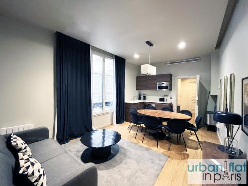 Urban Flat 110 - Luxury 3 Bedroom near Galeries Lafayette, Paryż