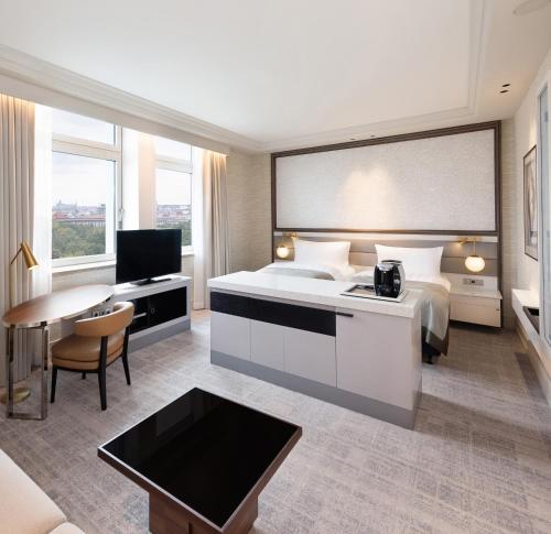 574969941 InterContinental Berlin by IHG