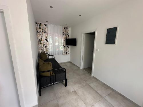 2 bedrooms, 3 beds