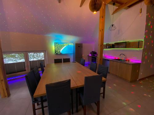 Közös társalgó / TV, Apartament in Maslov