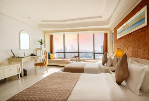 room detail thumbnail 1