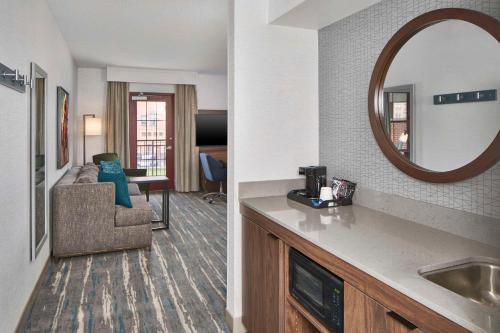 Hampton Inn & Suites Saratoga Springs Downtown