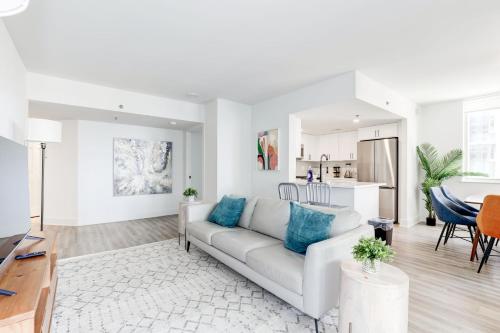 2BR Luxury Apartment Near DC & Airport in Arlington, USA
