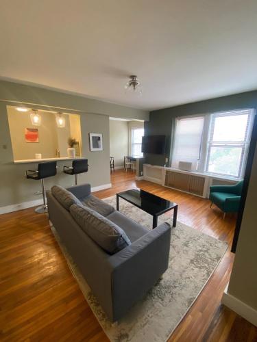 Studio Near Forest Park BJH STL Zoo in Tower Grove, USA
