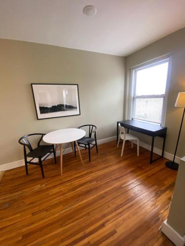 Studio Near Forest Park BJH STL Zoo in Tower Grove, USA