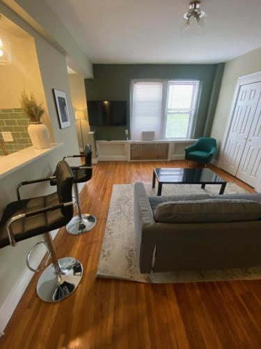 Studio Near Forest Park BJH STL Zoo in Tower Grove, USA