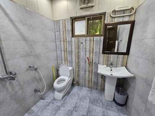 Hotel Lexus in Gulberg - image 2