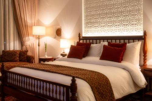 Deluxe King Room image 1