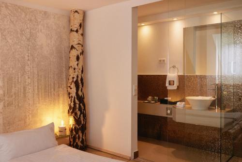 18Arts Hotel - Living in a Gallery!