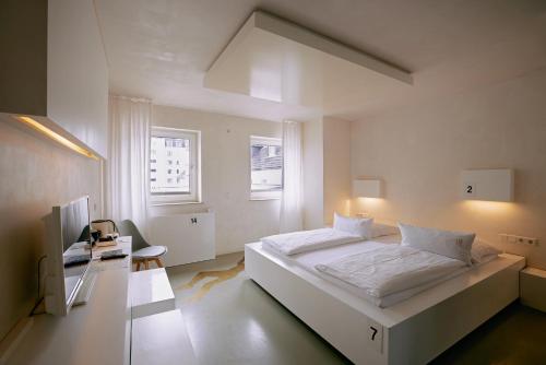 18Arts Hotel - image 13