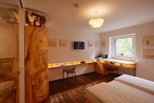 18Arts Hotel - image 6