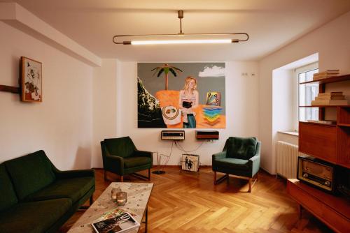 18Arts Hotel - Living in a Gallery!