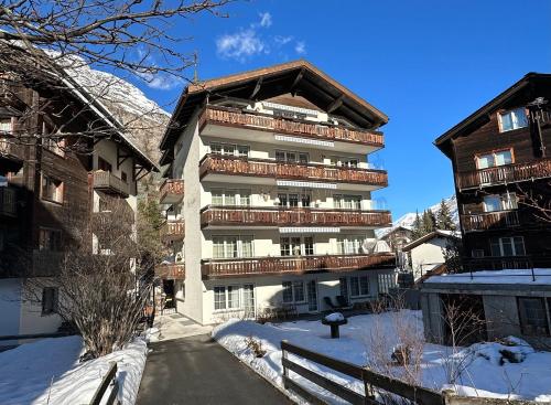 Good Value Apartments by Mountain Exposure - image 3