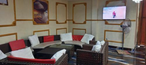 Pecos Place Hotel & Suite in Sapele