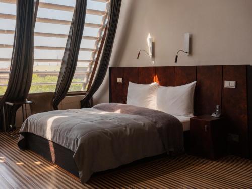 1 queen bed